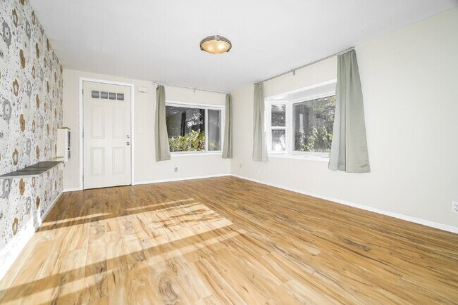 Building Photo - 11847 44th Ave S