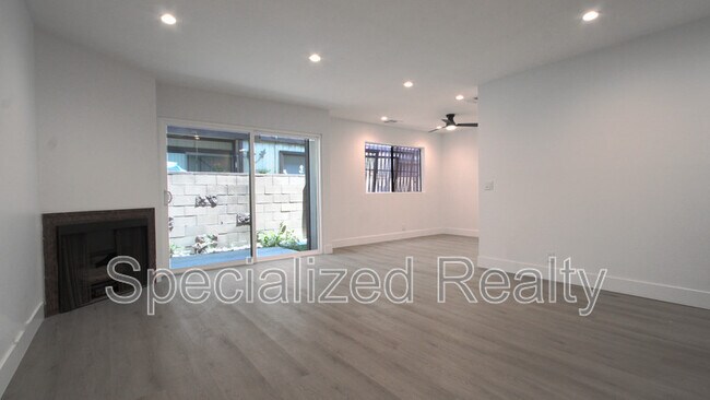 Foto del edificio - 9603 Van Nuys Blvd
