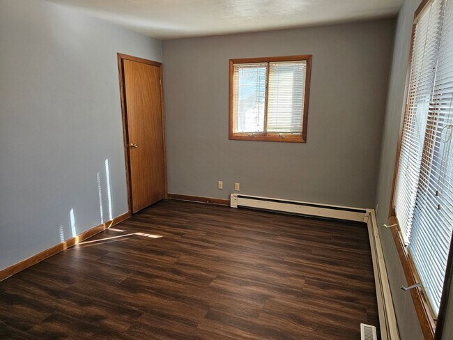 Foto del edificio - 456-458 Pepper Ave