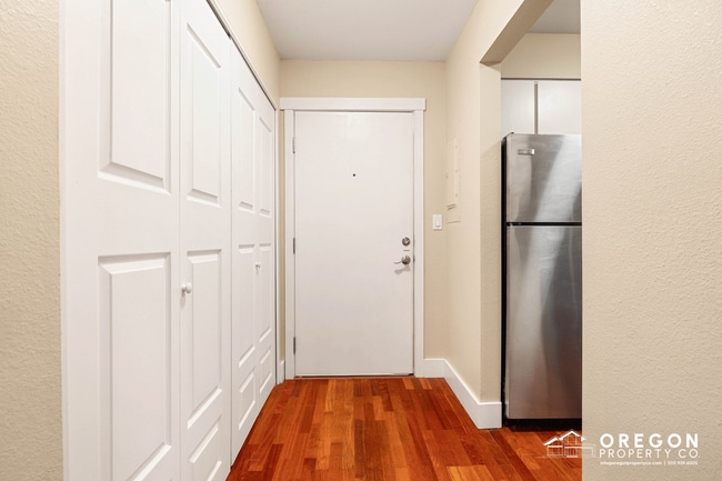 Building Photo - 6801 SW Terri Ct