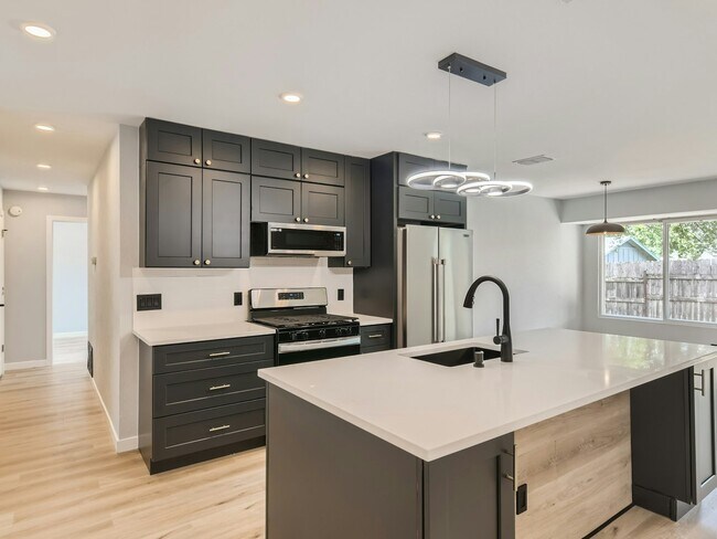 Foto del edificio - 10608 Barnhill Dr