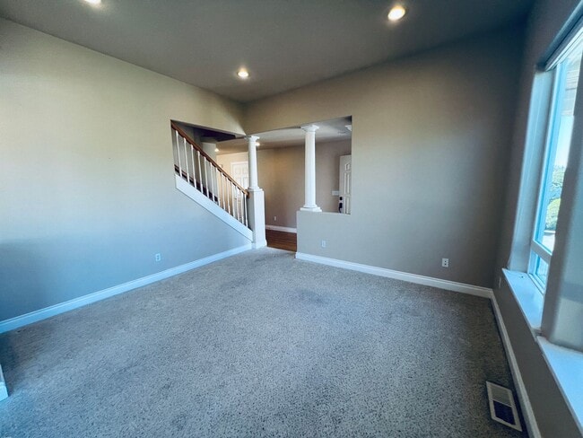 Building Photo - Beautiful 4 bedroom, 3 bath Mount Vernon Home