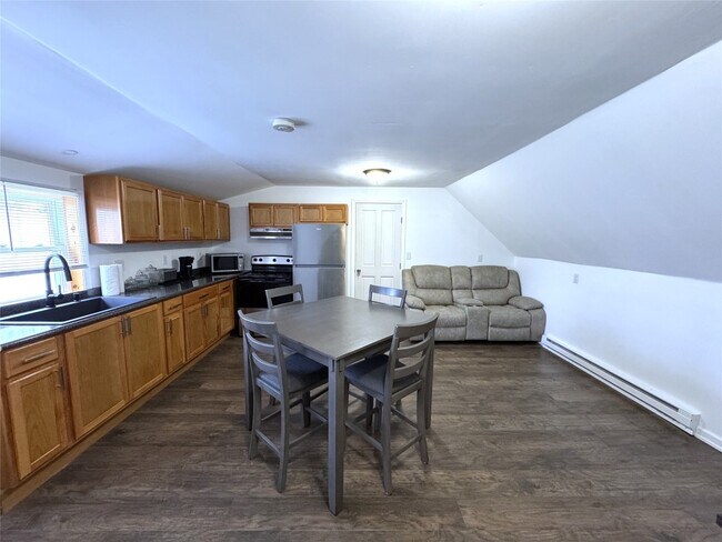 Foto del edificio - 112 Broad Ave