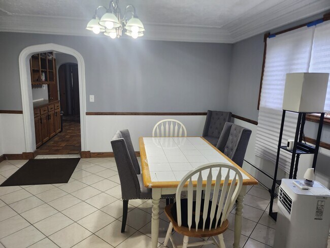 Foto del edificio - 4288 W Jefferson Ave