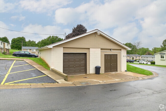 Building Photo - Hilltop View Apartments & Townhomes