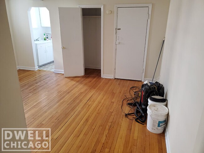 Foto del edificio - 6538 N Lakewood Ave