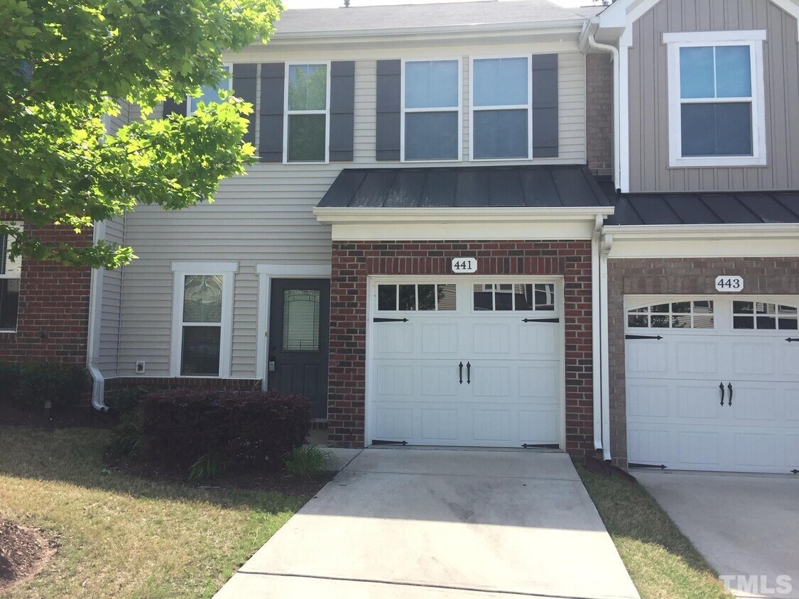 441 Panorama View Loop, Cary, NC 27519 Townhome Rentals in Cary NC
