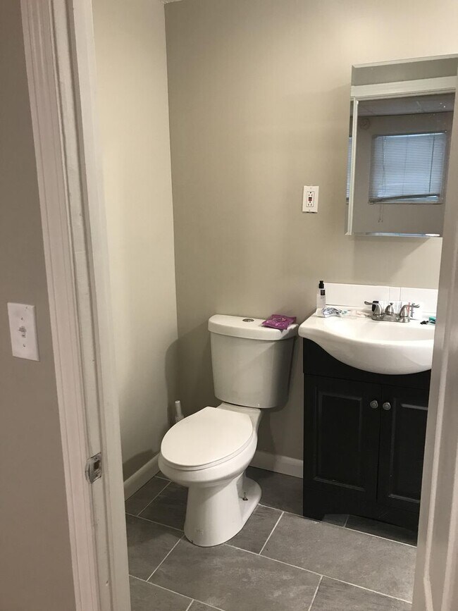 Foto del edificio - Fenway 2 Bed / 2 Bath – Heat & Hot Water Included – Renovated Kitchen – 9/1
