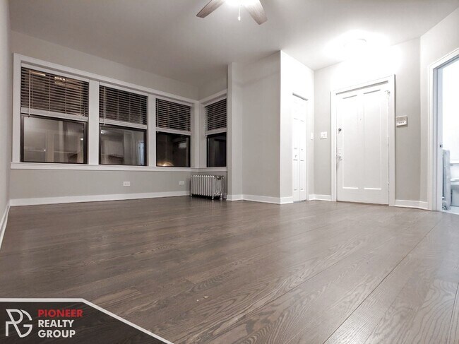 Foto del edificio - 5055 N Damen Ave