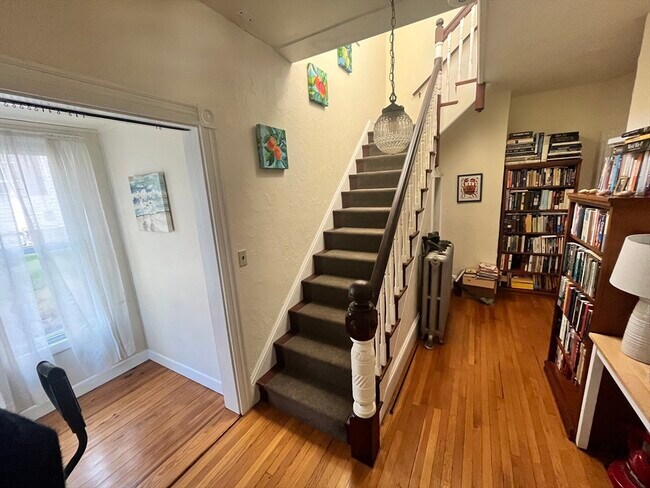 Building Photo - 13 Clyfton St