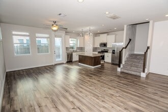 Building Photo - 4120 Split Ivy Dr