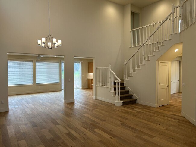 Foto del edificio - Beautiful Elegant Fountaingrove Home