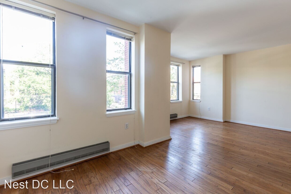 Studio 1 Bath House 649 C St SE Unit 209 House For Rent In 