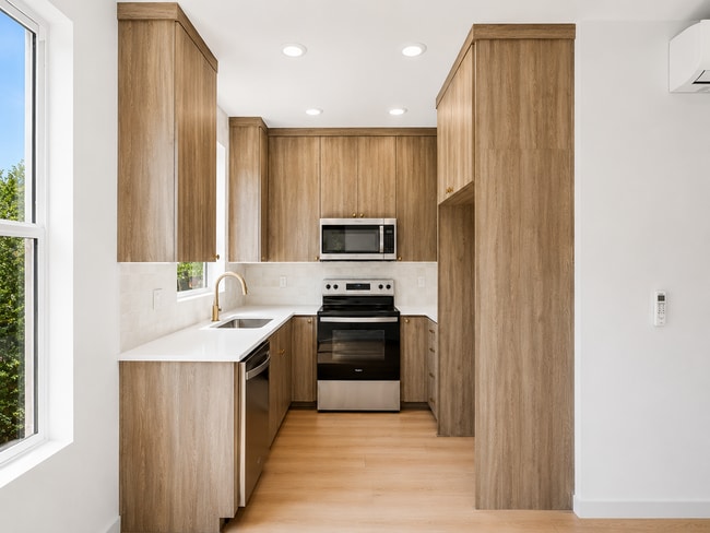 5131-5135 SE Morrison St. - 5131-5135 SE Morrison St. Apartment