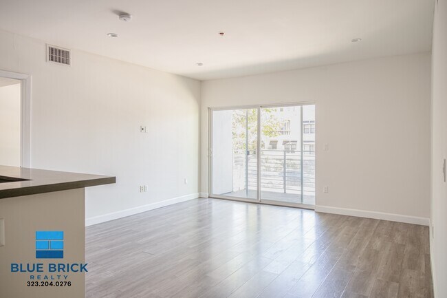 Foto del edificio - 4305 Laurel Canyon Blvd