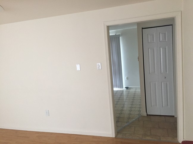 Building Photo - 782 Hickok Trl