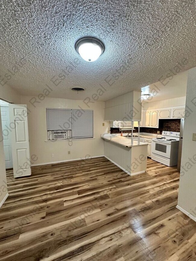 Foto del edificio - Cozy 3 bedroom 1.5 bathroom home.