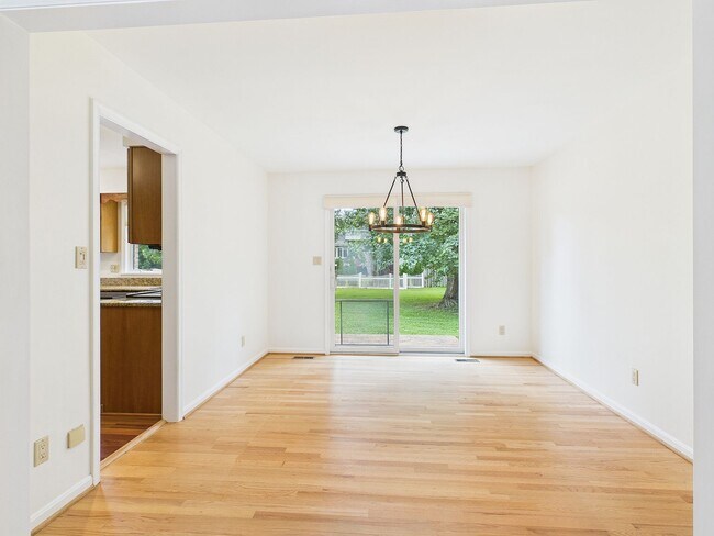 Foto del edificio - 701 Dogwood Ln