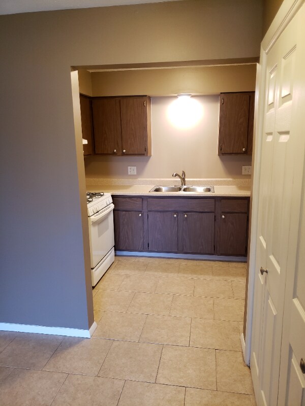 Building Photo - 7100 Van Dorn St