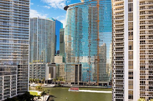 Foto del edificio - 801 Brickell Key Blvd