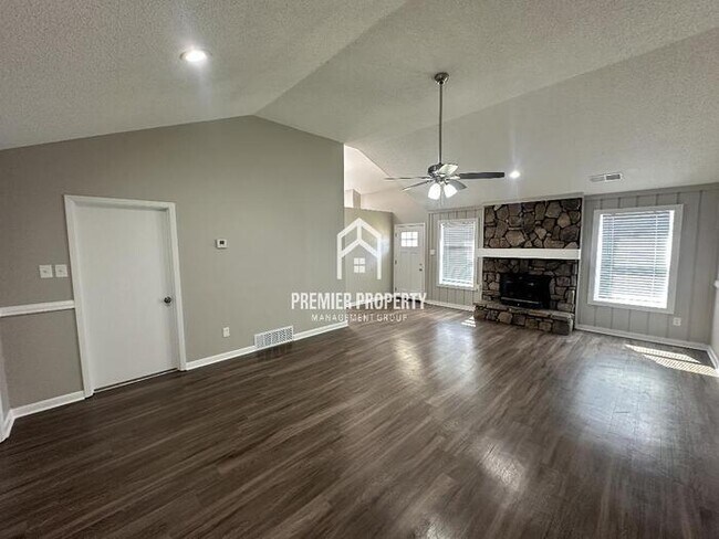 Building Photo - 6180 Scarlet Leaf Dr