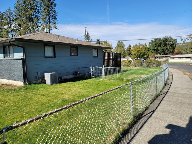Side of Unit Facing North - 3504 W Francis Ave