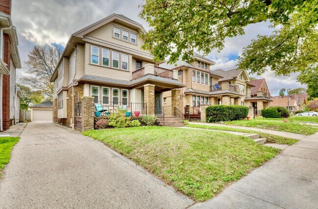 Foto del edificio - 5113 W Wisconsin Ave