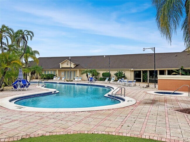 Building Photo - 215 Mango Dr