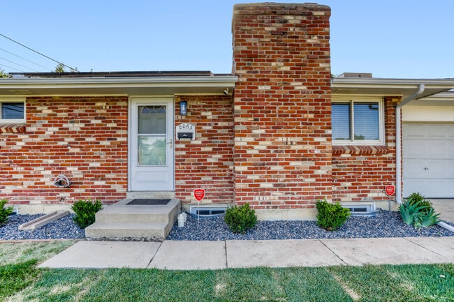 Front Entry - 8063 Wyandot St