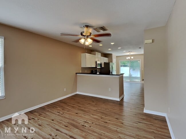 Building Photo - 3217 Spooner Dr