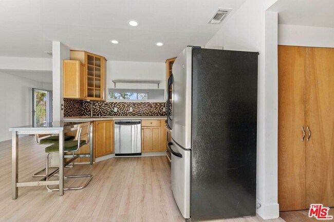 Building Photo - 4608 Nob Hill Dr