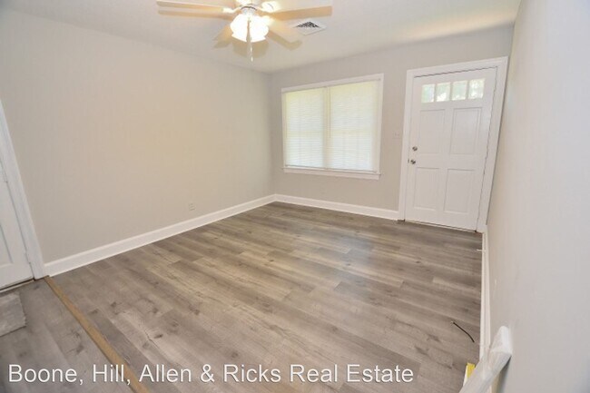 Foto del edificio - 3 br, 1 bath House - 608 Cockrell Street
