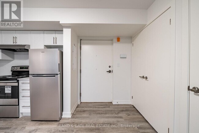 Photo du bâtiment - 976 Simcoe St N