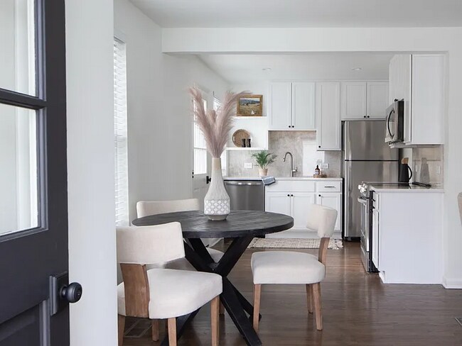 Foto del edificio - 203 Leake Ave