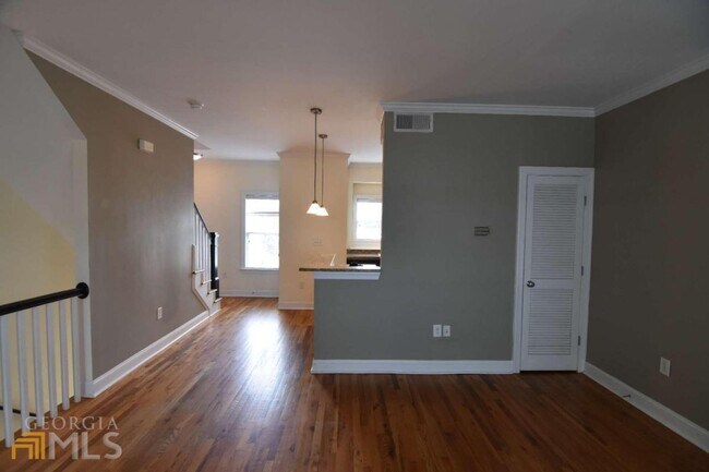 Building Photo - 308 Carlyle Park Dr