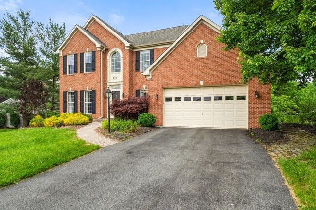 Building Photo - 6331 Claridge Dr S