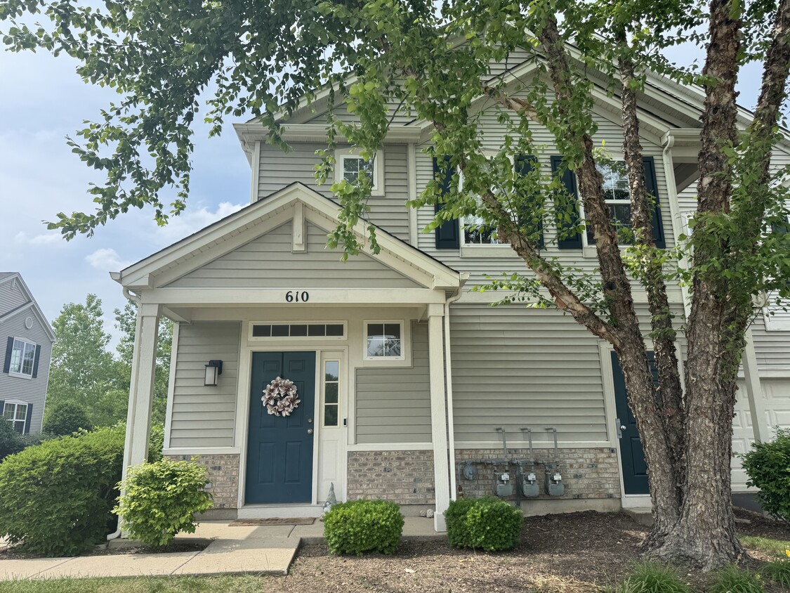 Front Door - 610 Wildwood Ln