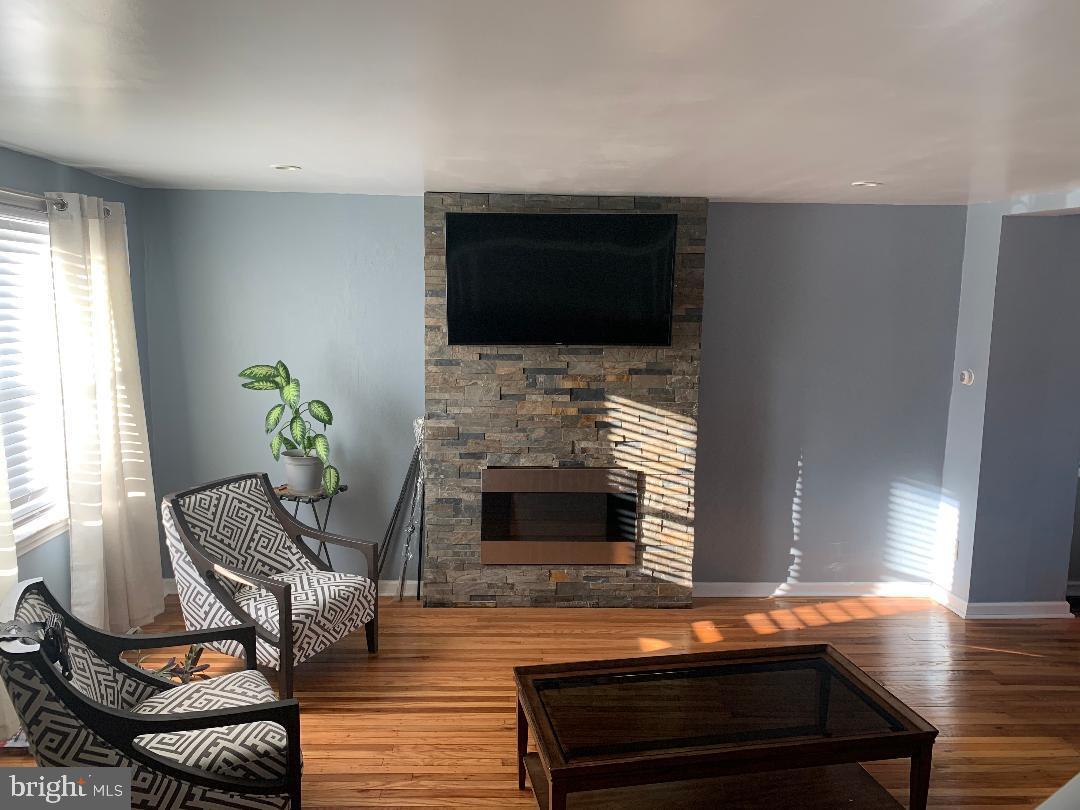 Foto del edificio - 7531 Overbrook Ave