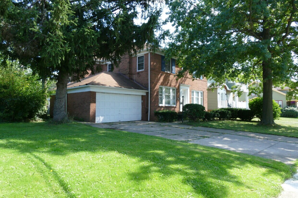 Primary Photo - 2265 Ogontz Ave