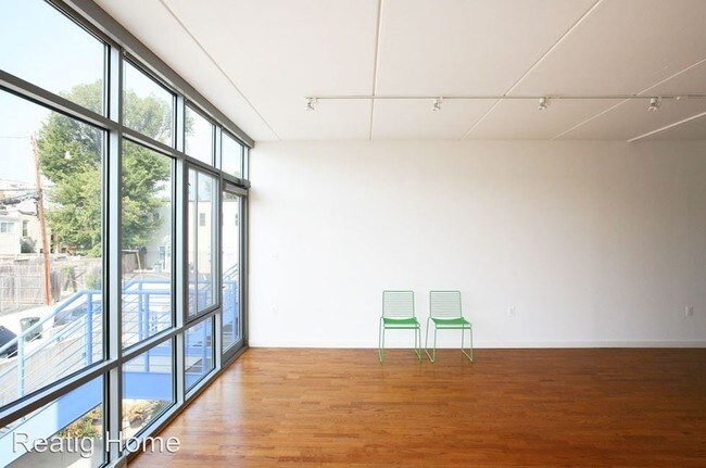 Building Photo - 2 br, 2.5 bath House - 417 Ridge St NW Unit A