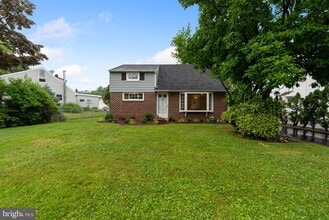 Building Photo - 409 Maiden Ln