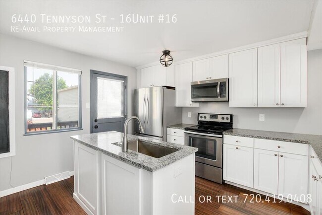 Foto del edificio - 6440 Tennyson St