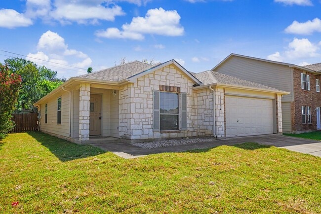 Building Photo - 11114 Hillsdale Loop