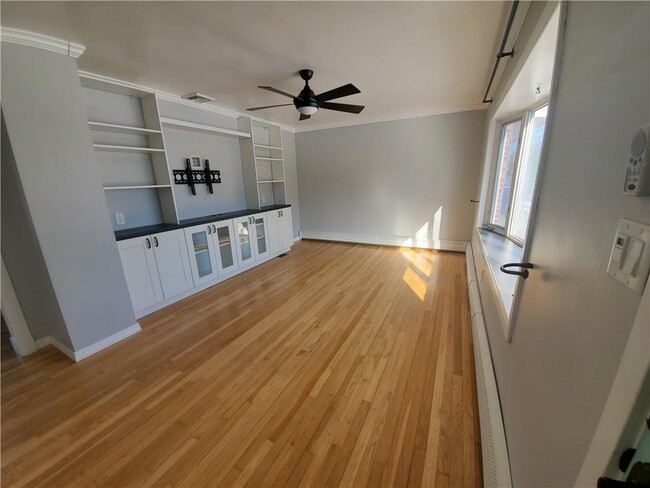 Building Photo - 1504 Ridgeview Dr