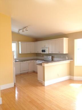 Building Photo - 2830 Lakeview Dr
