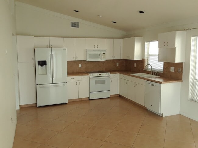 Photo - 9636 Tavernier Dr House