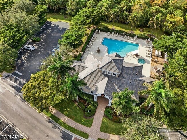 Building Photo - 7842 Hawthorne Dr