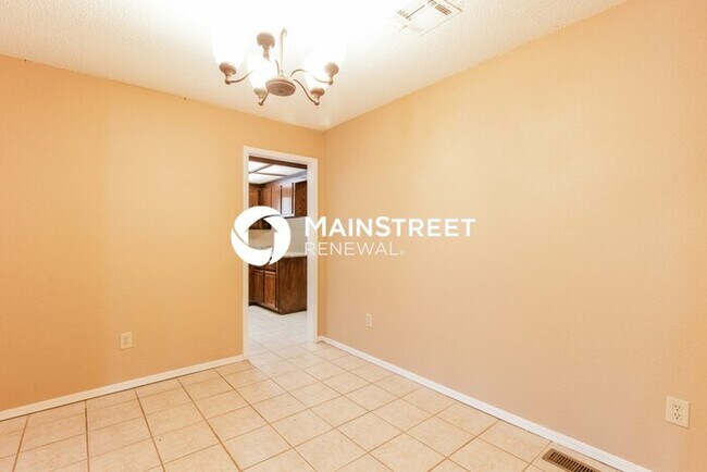Foto del edificio - 3 Bedroom Pet-Friendly Home in Oklahoma City, OK with Main Street Renewal