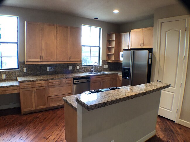 Foto del edificio - 1000 Columbus, UNIT C