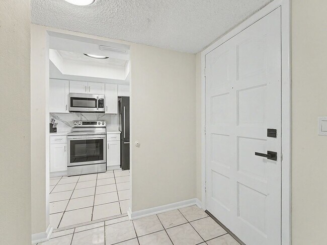 Building Photo - 6314 Newtown Cir